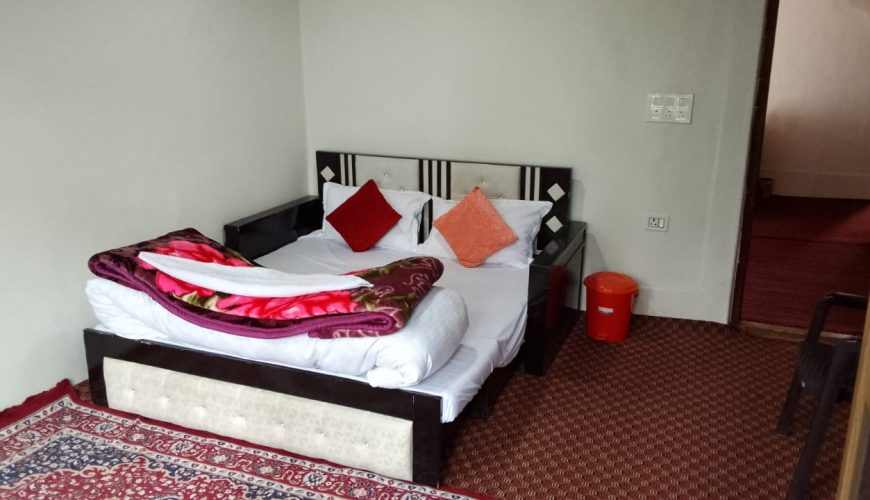 Double Bedroom with shared washroom